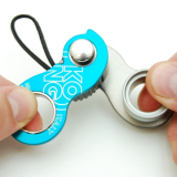 Kong - Mini Seilklemme/Bandklemme DUCK, schwarz/cyan